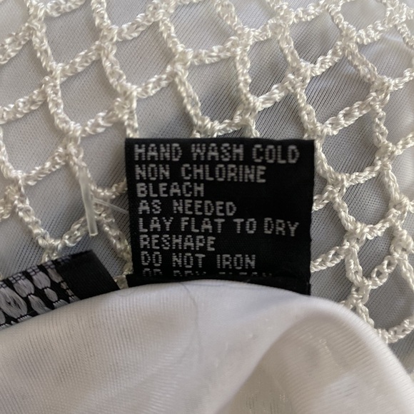 NWT Cool Attitudes Ivory knit top with adjustable straps and sequin throughout. - Picture 13 of 13